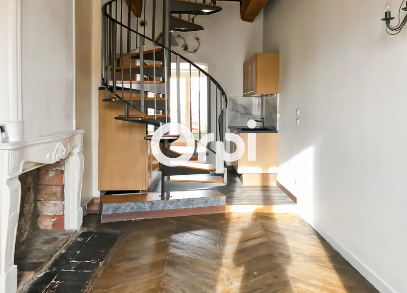Flat Place J.B. Galland in Chazelles-sur-Lyon