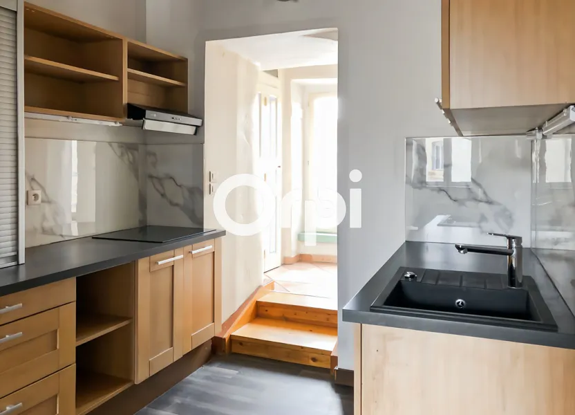Flat Place J.B. Galland in Chazelles-sur-Lyon