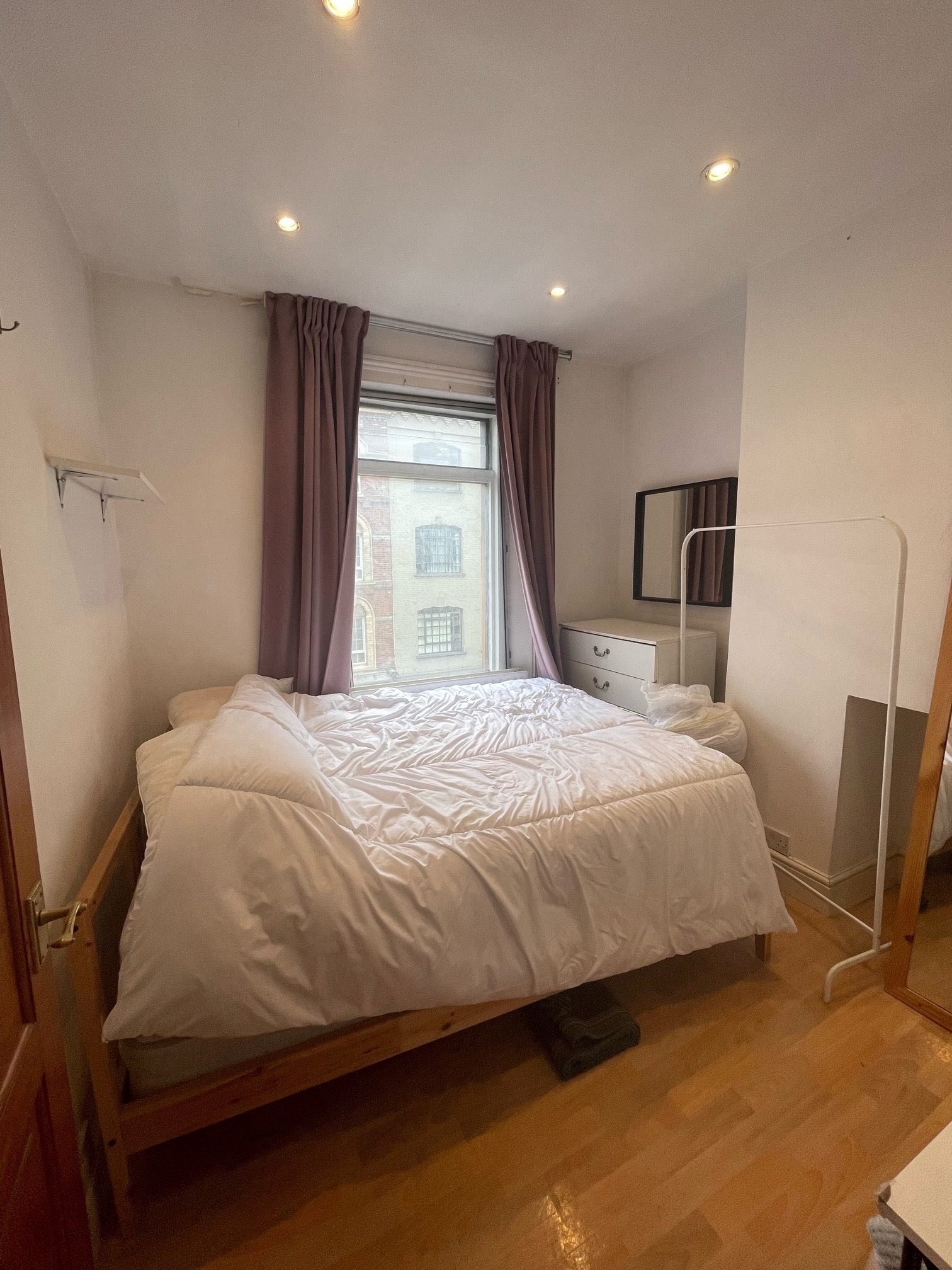 Flat Commercial Street in Greater London