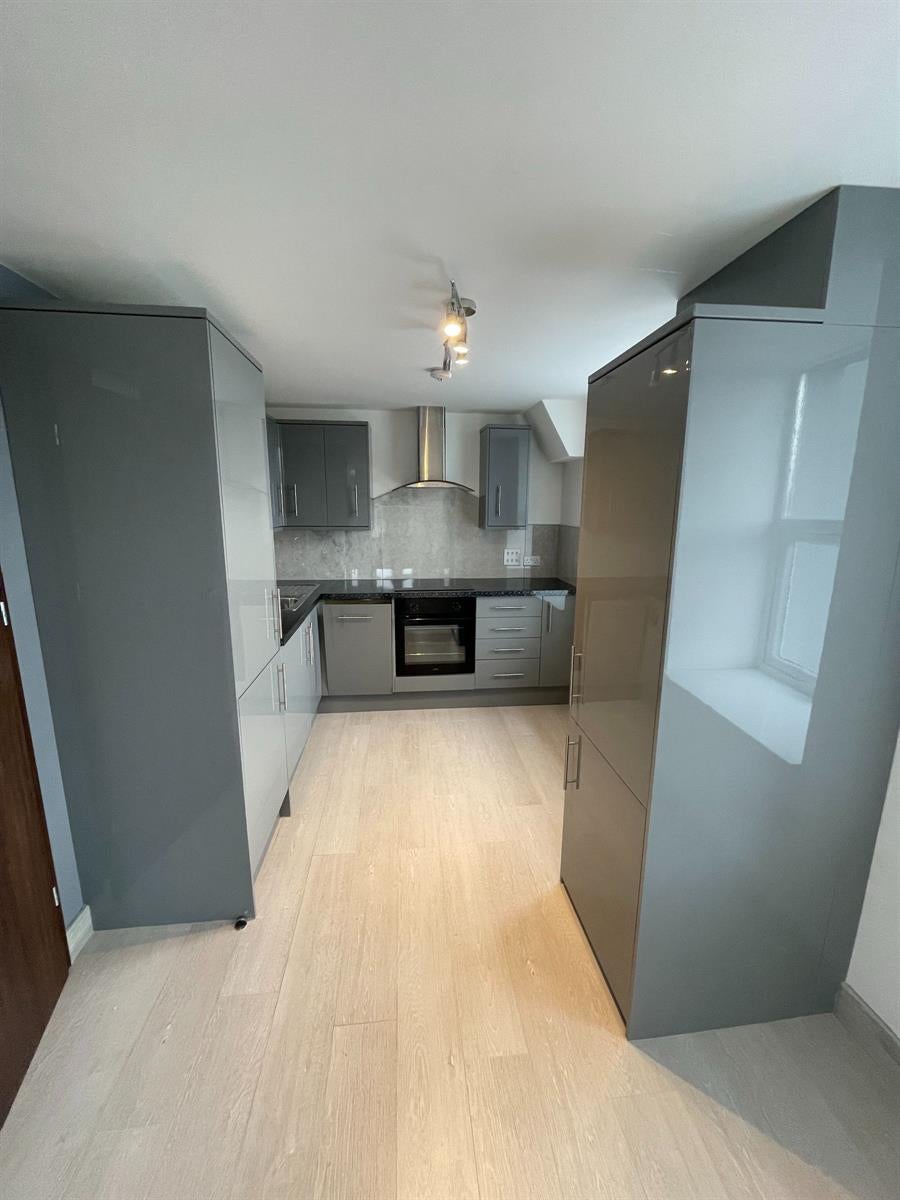Flat Paris Avenue in Newcastle-under-Lyme