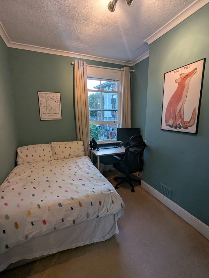 Room Senrab Street in Greater London