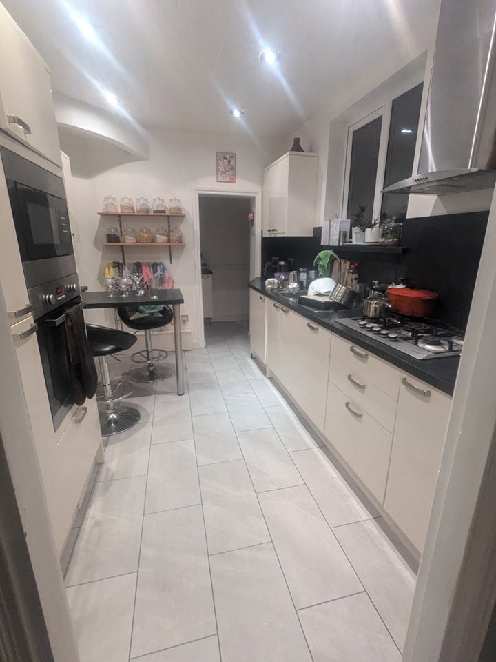 Room Senrab Street in Greater London