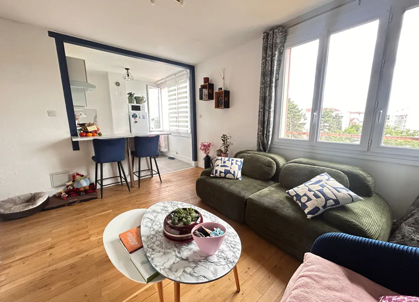 Flat Rue Marcelin Berthelot in Décines-Charpieu