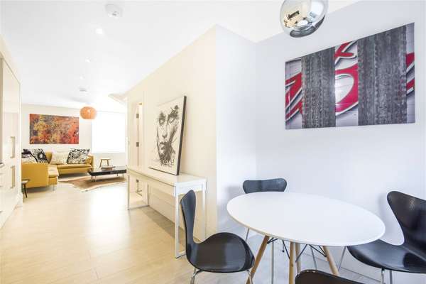 Flat Chapel Place in Tunbridge Wells