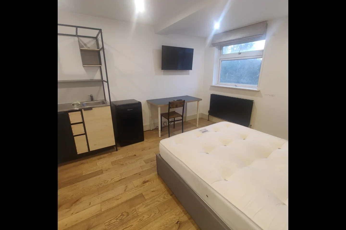 Flat Prince of Wales Close in Greater London