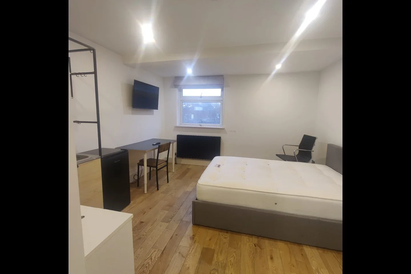Flat Prince of Wales Close in Greater London