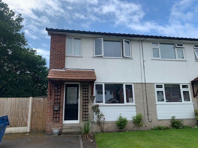 House Larchwood Drive in Wilmslow