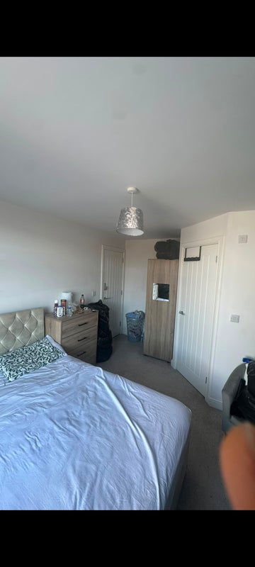 Room Mill Lane in Wakefield