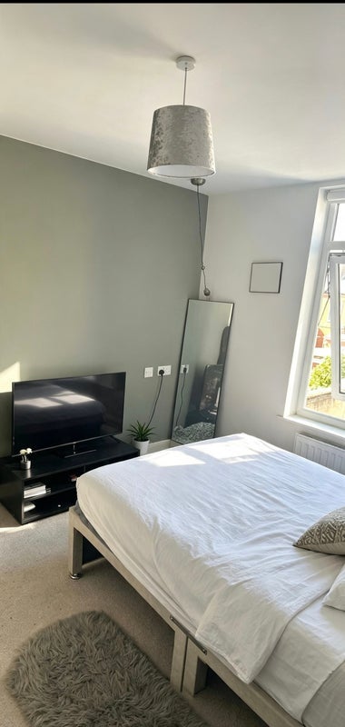 Room Mill Lane in Wakefield