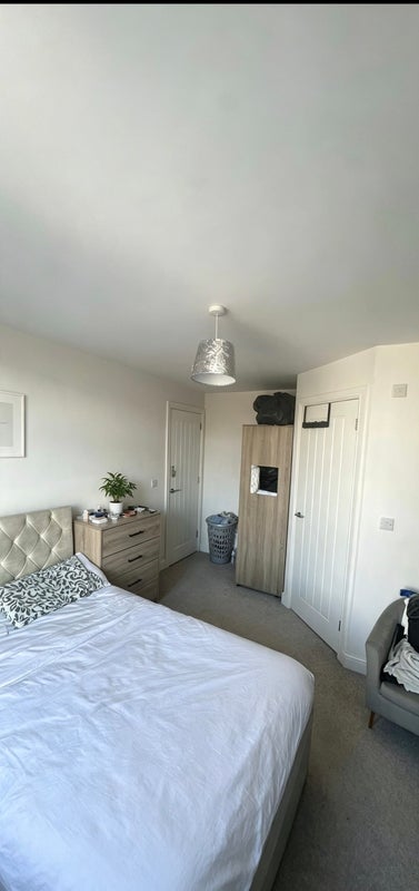 Room Mill Lane in Wakefield