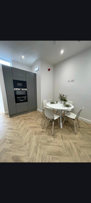 Room Mill Lane in Wakefield