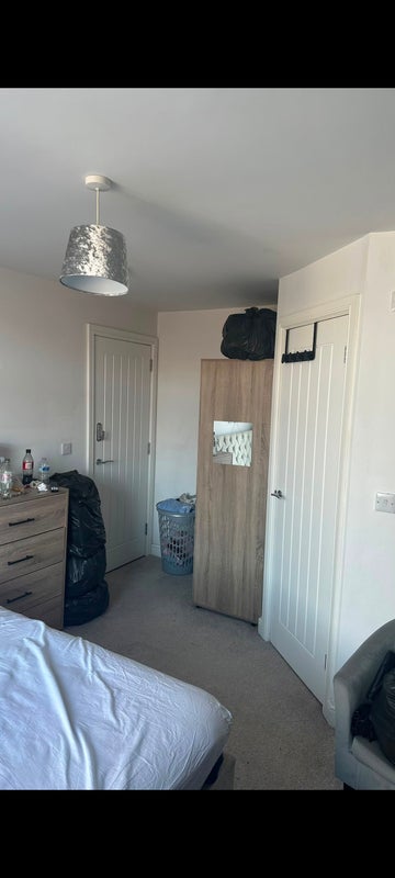 Room Mill Lane in Wakefield