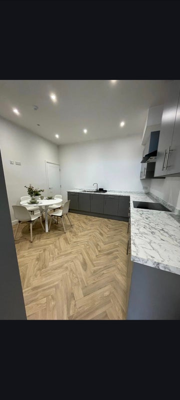 Room Mill Lane in Wakefield