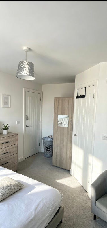 Room Mill Lane in Wakefield