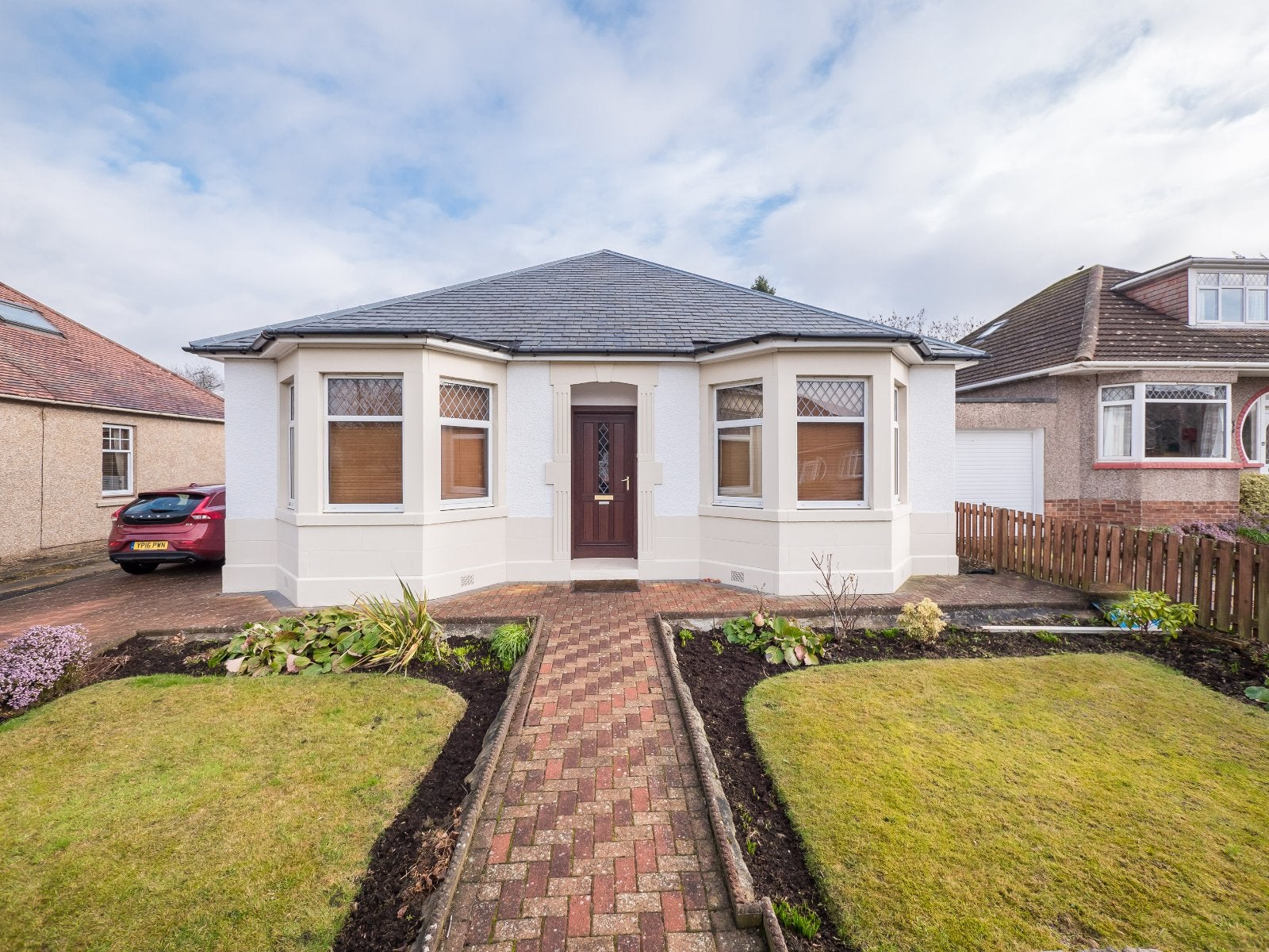 House Parkgrove Road in City of Edinburgh