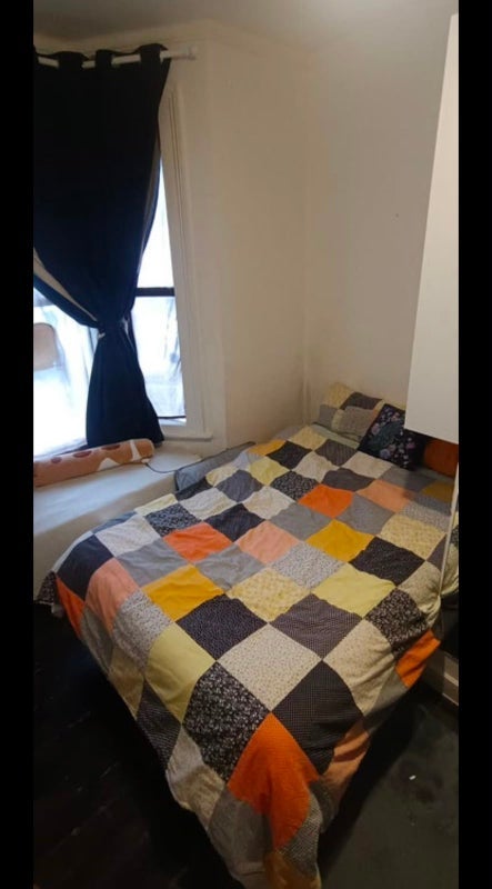 Room Mathews Park Avenue in Greater London