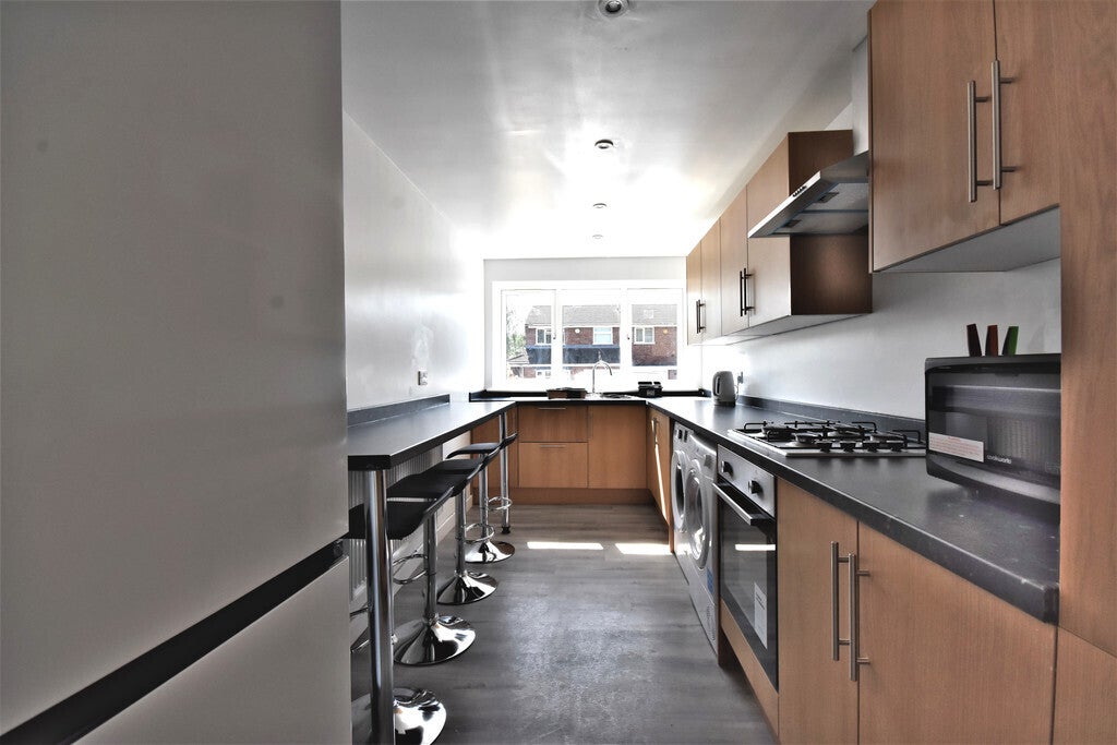 Room Dorchester Way in Coventry