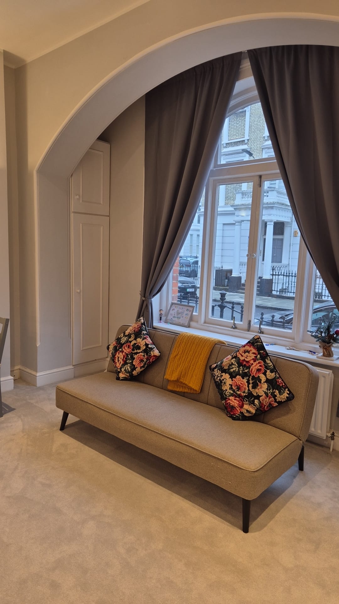 Flat Challoner Street in Greater London