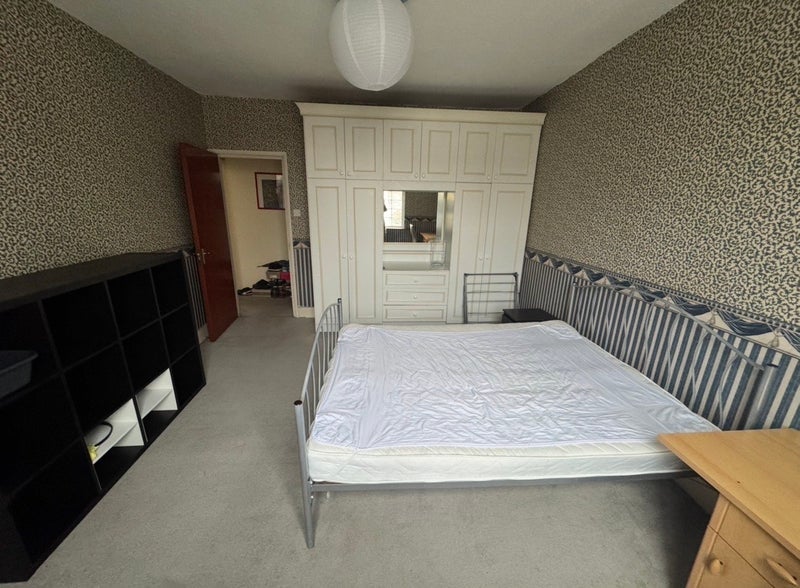 Room Shepherds Bush Road in Greater London