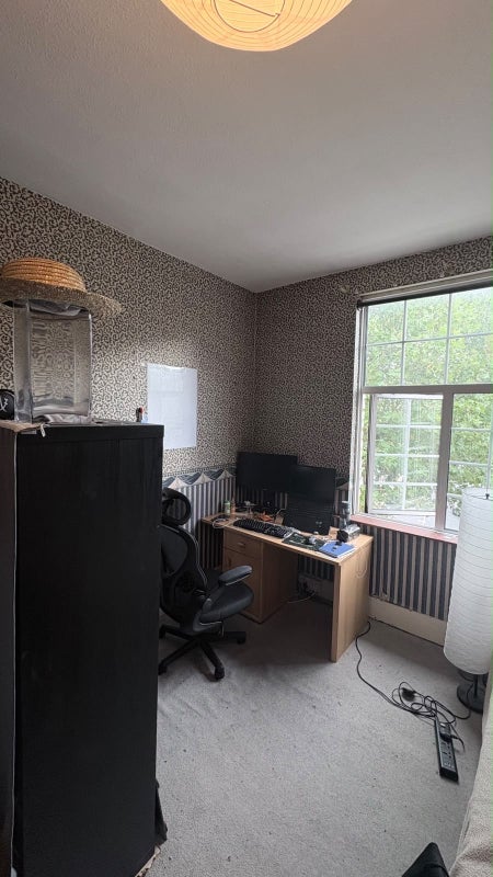 Room Shepherds Bush Road in Greater London
