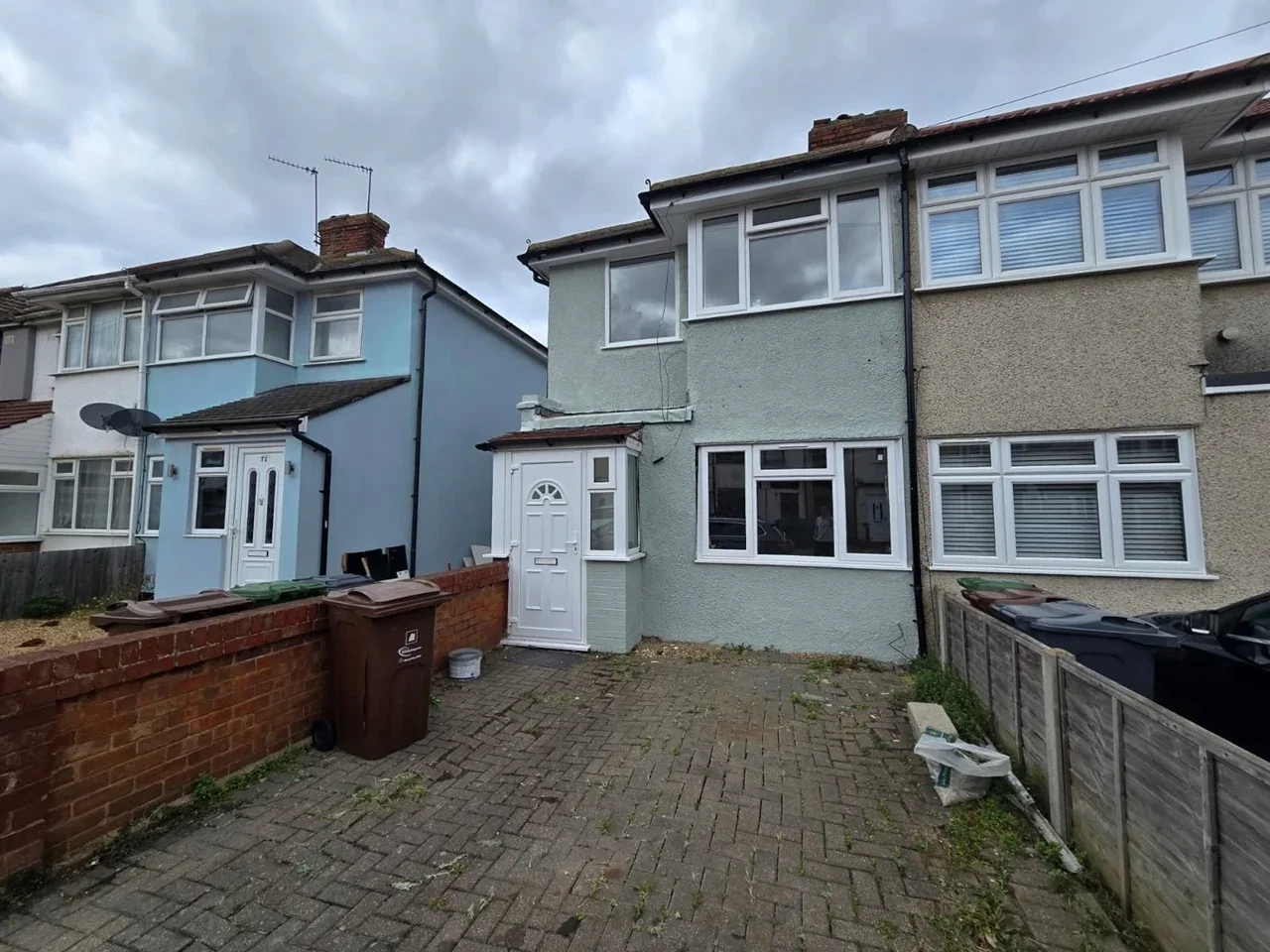 House Third Avenue in Greater London