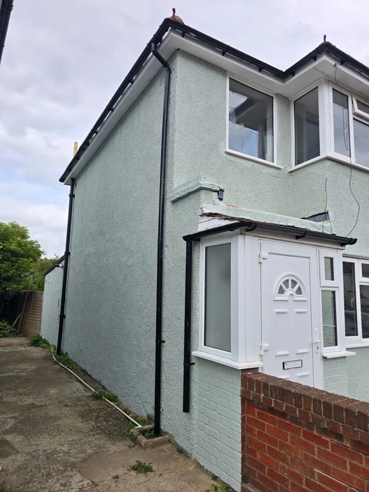 House Third Avenue in Greater London