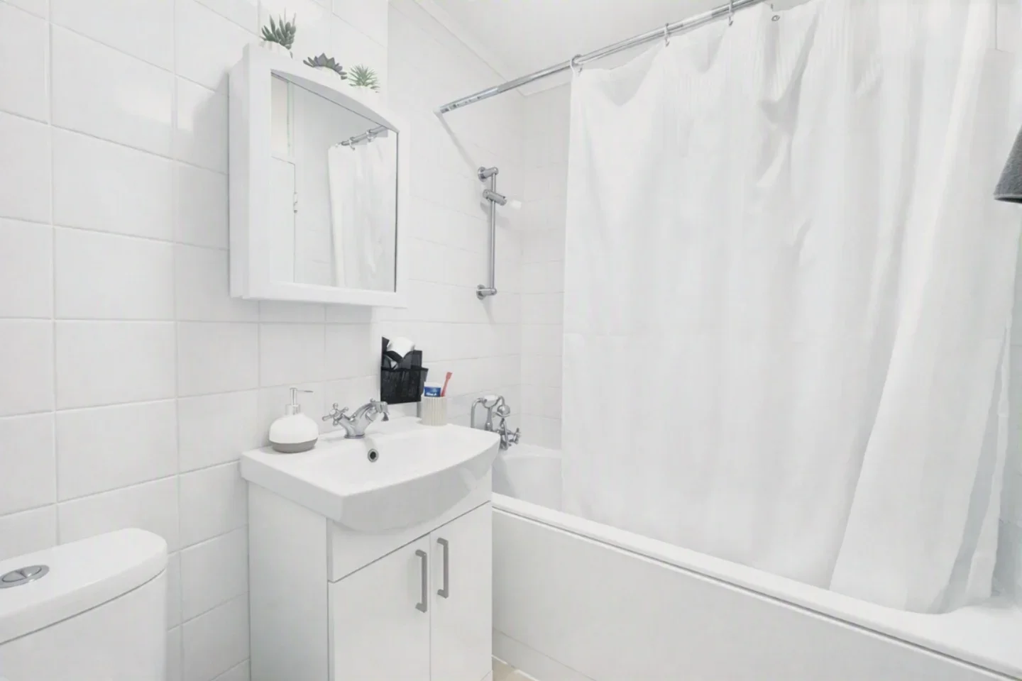 Flat Putney Hill in Greater London
