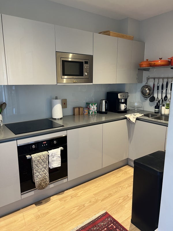 Room Summerstown in Greater London