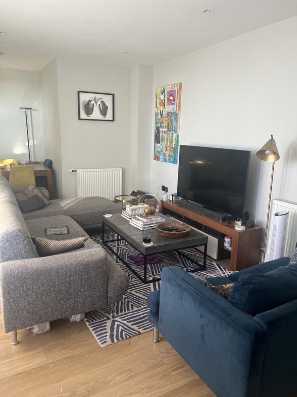 Room Summerstown in Greater London