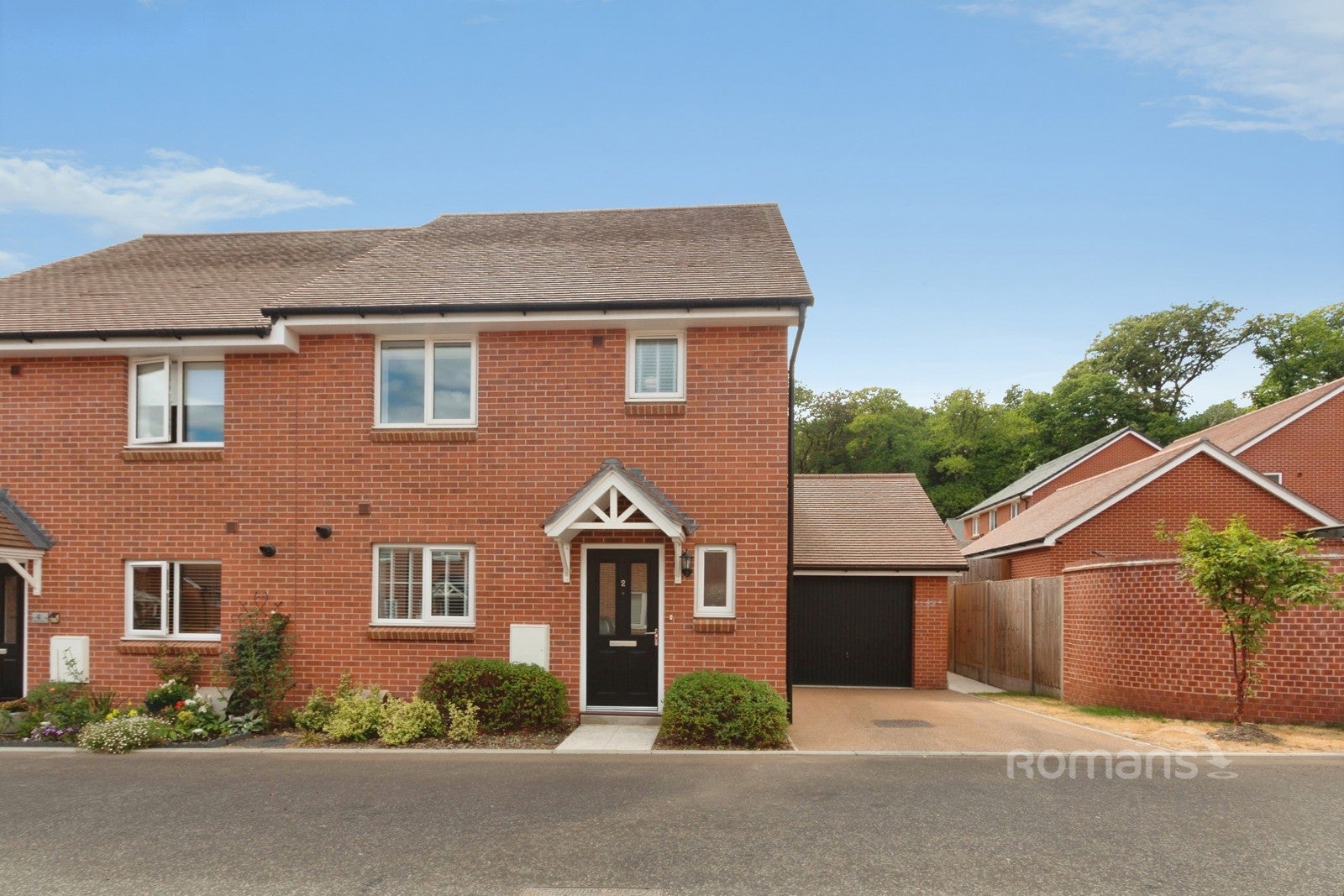 House Whins Close in Camberley