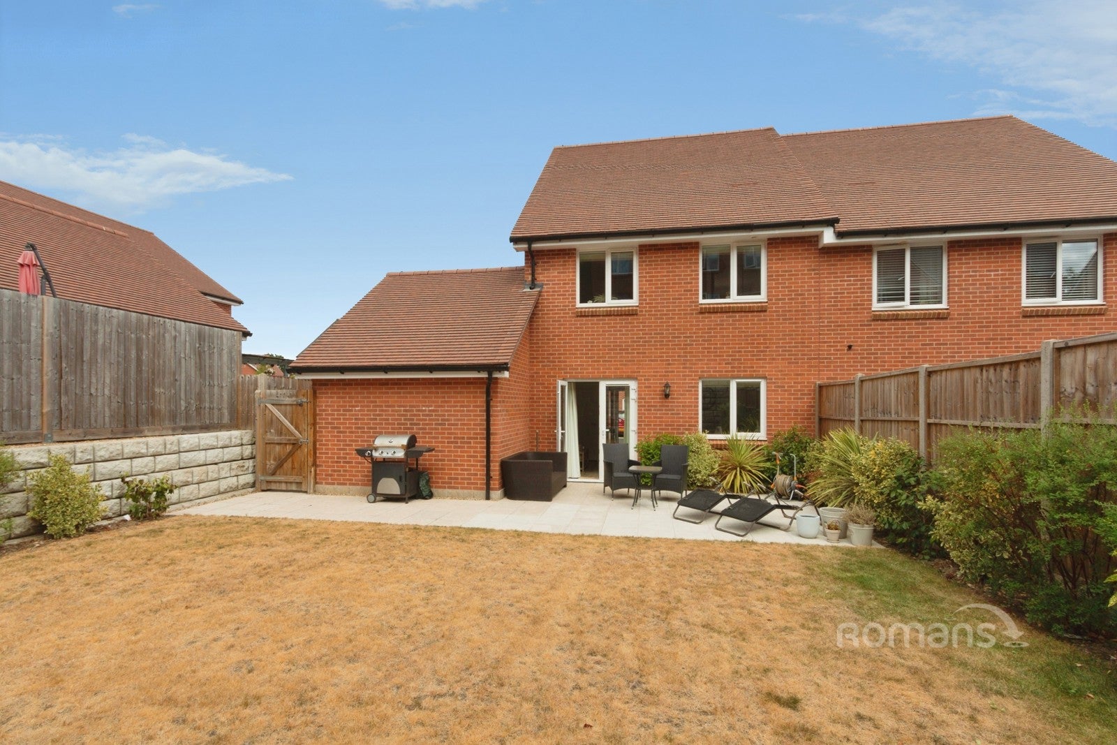 House Whins Close in Camberley