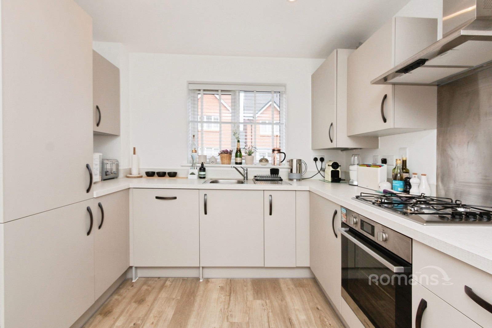 House Whins Close in Camberley