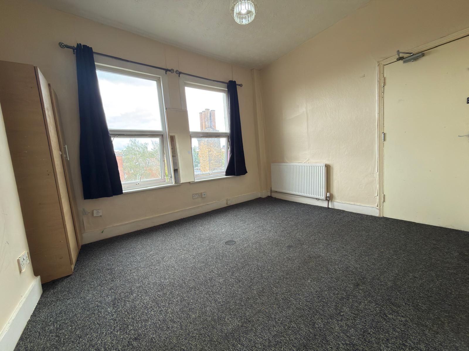 Flat Heron Mews in Greater London