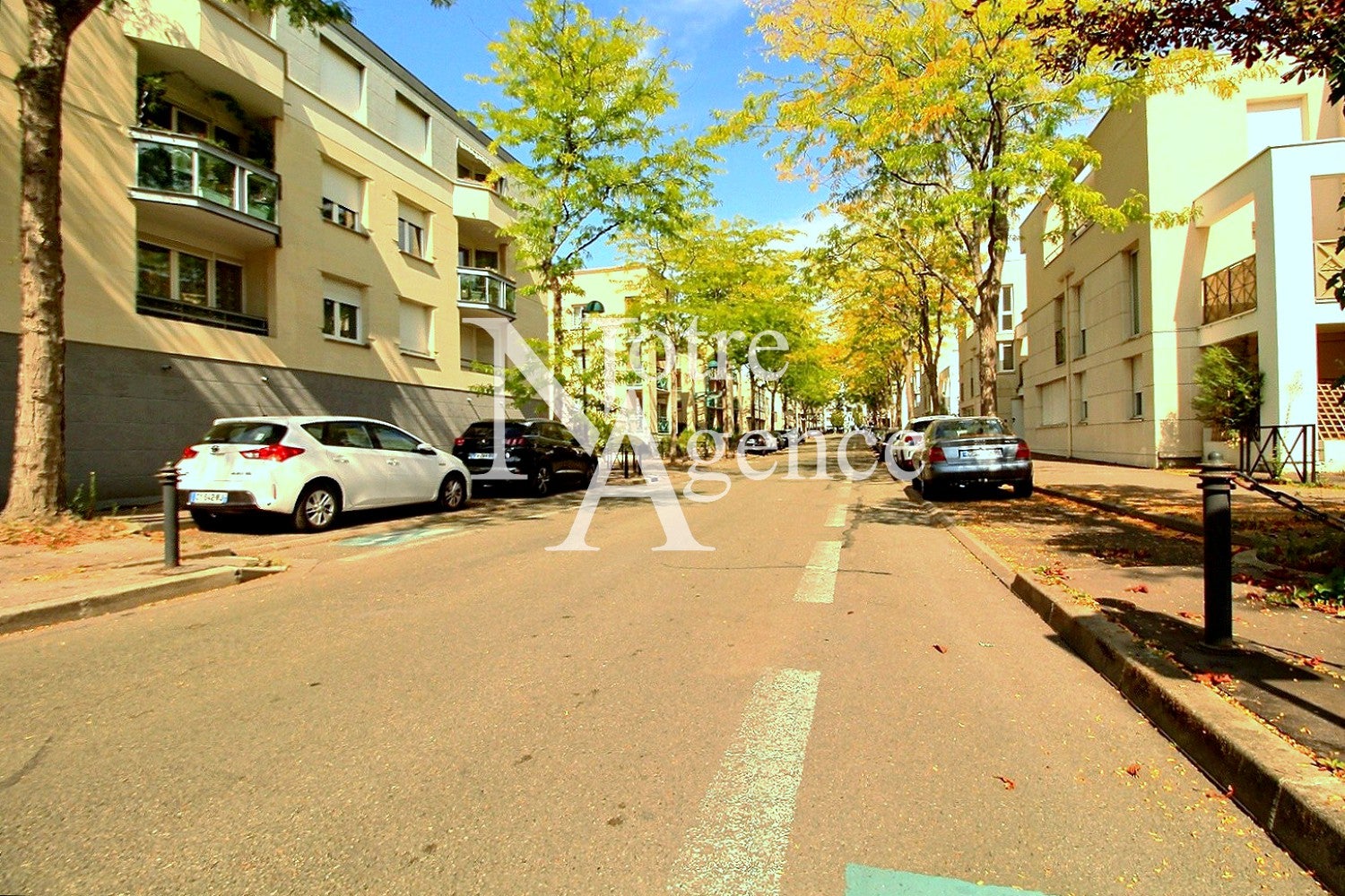 Flat Avenue Nicolas About in Montigny-le-Bretonneux