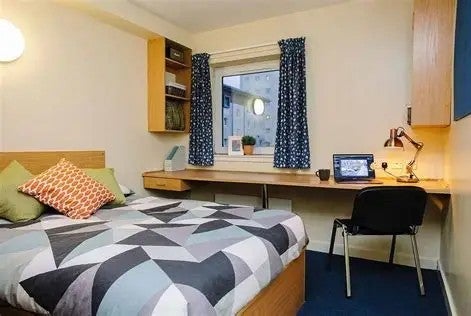 Room Baird Street in Glasgow