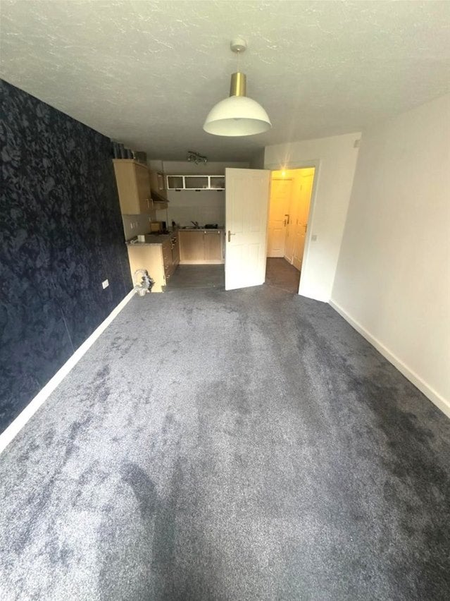 Flat Carlton Street in Farnworth