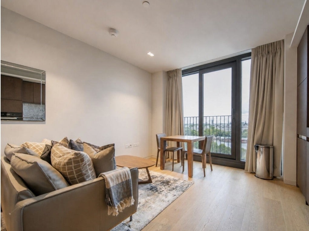 Flat Concert Hall Approach in Greater London