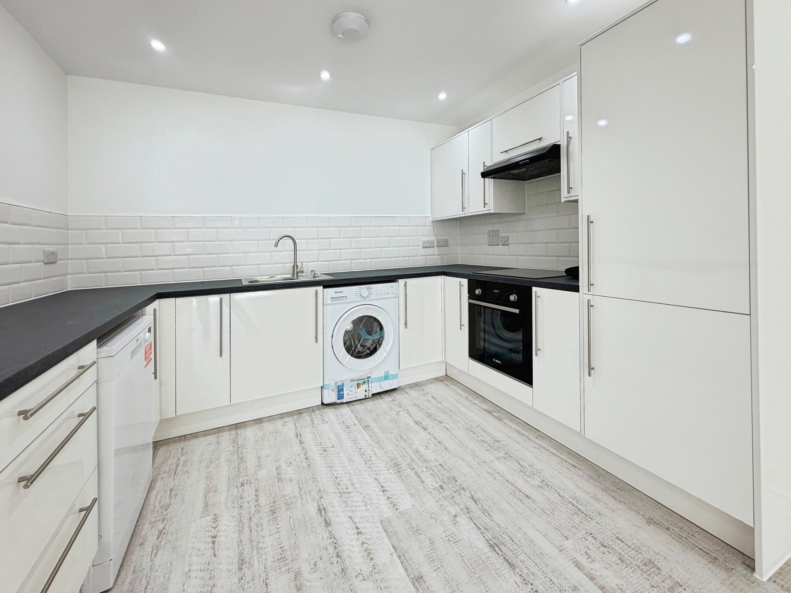 Flat Albert Place in Peterborough