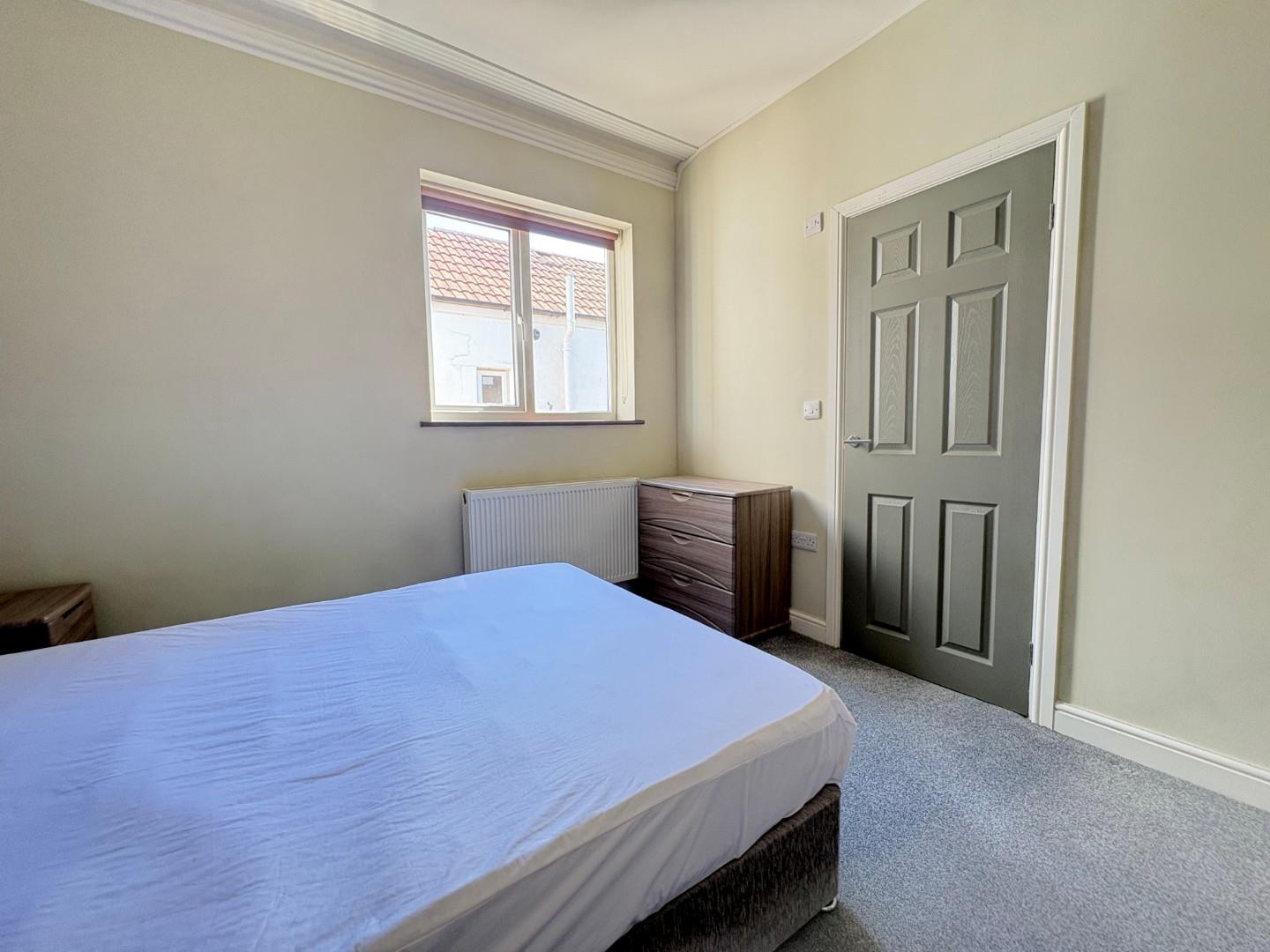 Room Queens Road in Portsmouth