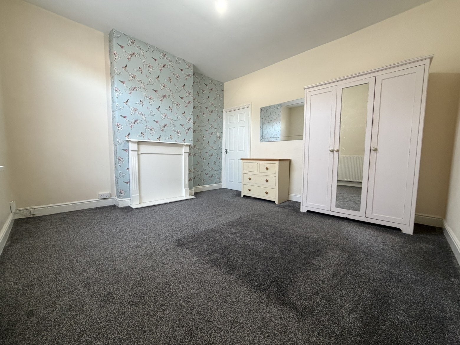 Flat Nimmings Road in Halesowen