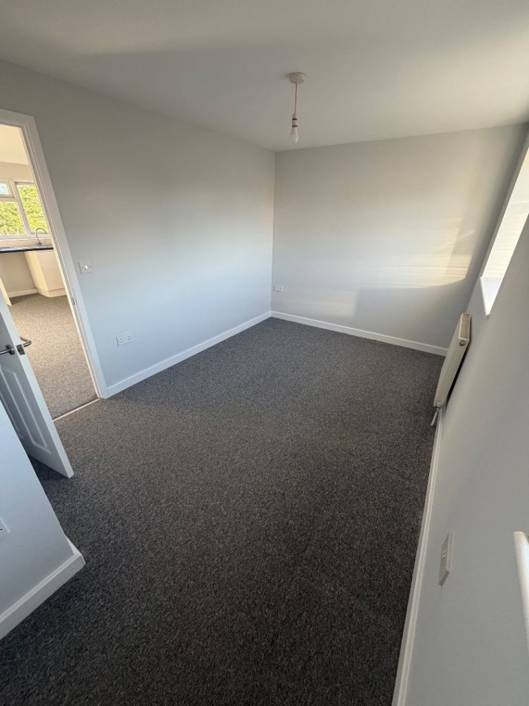 Flat Fontana Close in Bristol