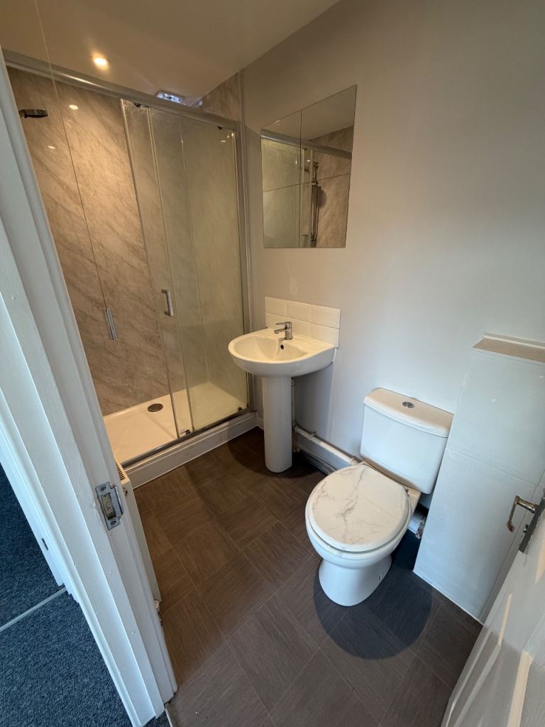 Flat Fontana Close in Bristol