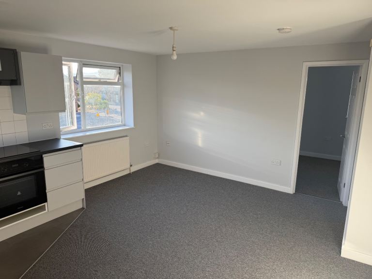 Flat Fontana Close in Bristol