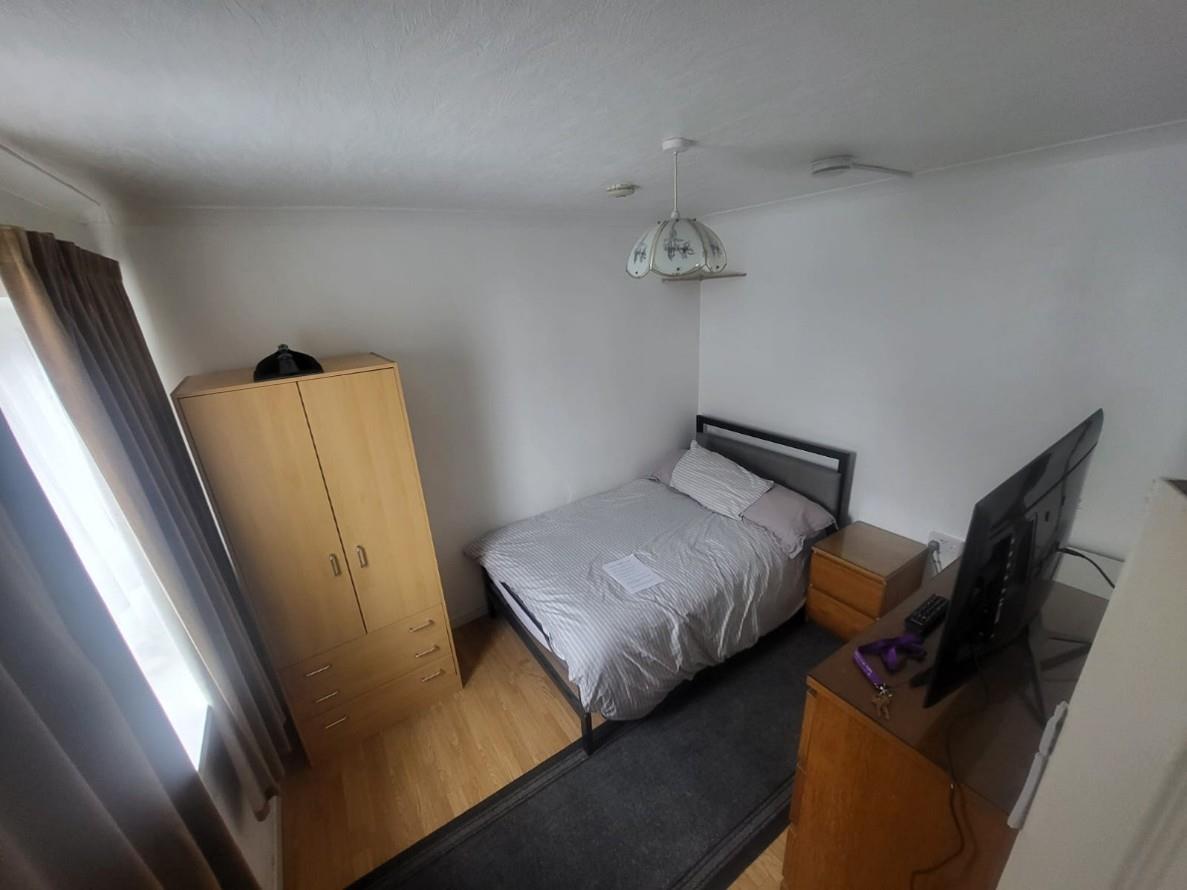 Room Charles Street in Bridgend