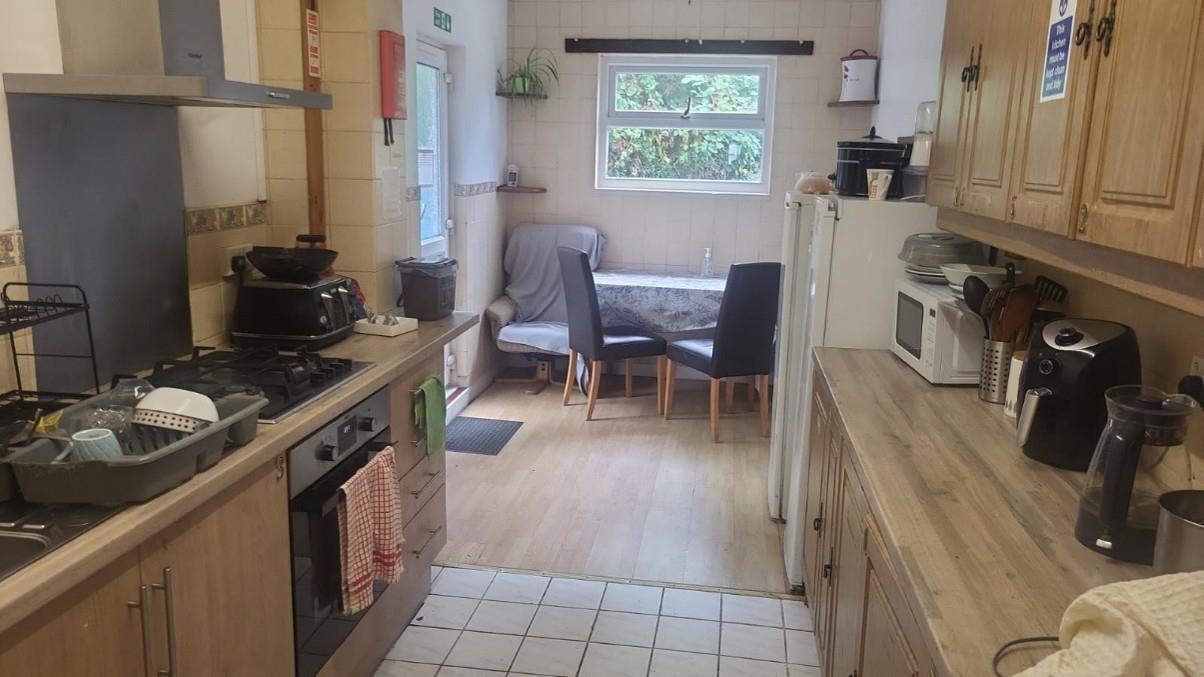 Room Charles Street in Bridgend