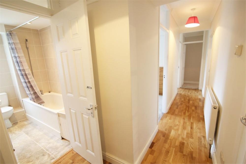 Room Dylways in Greater London