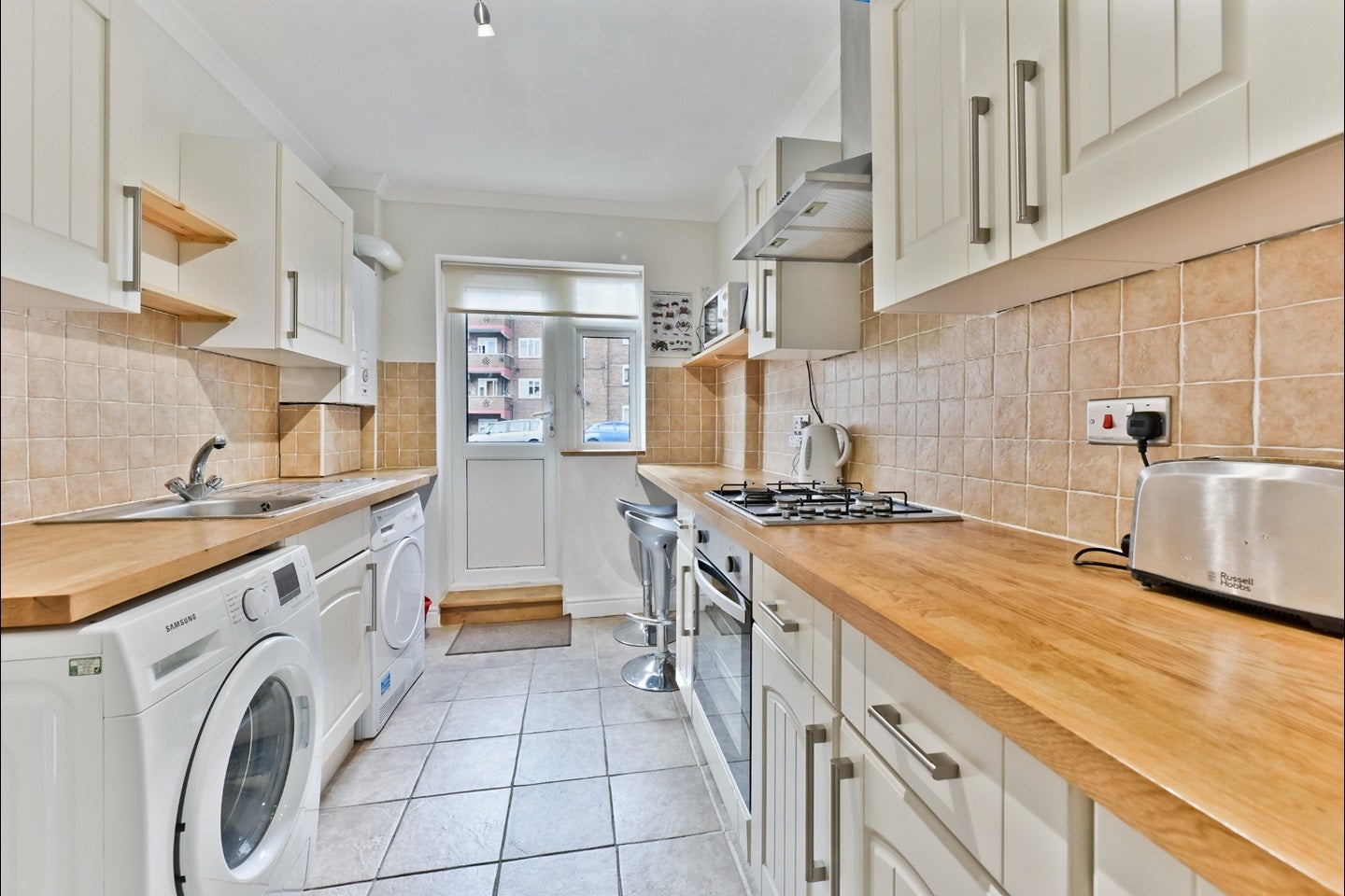 Room Dylways in Greater London