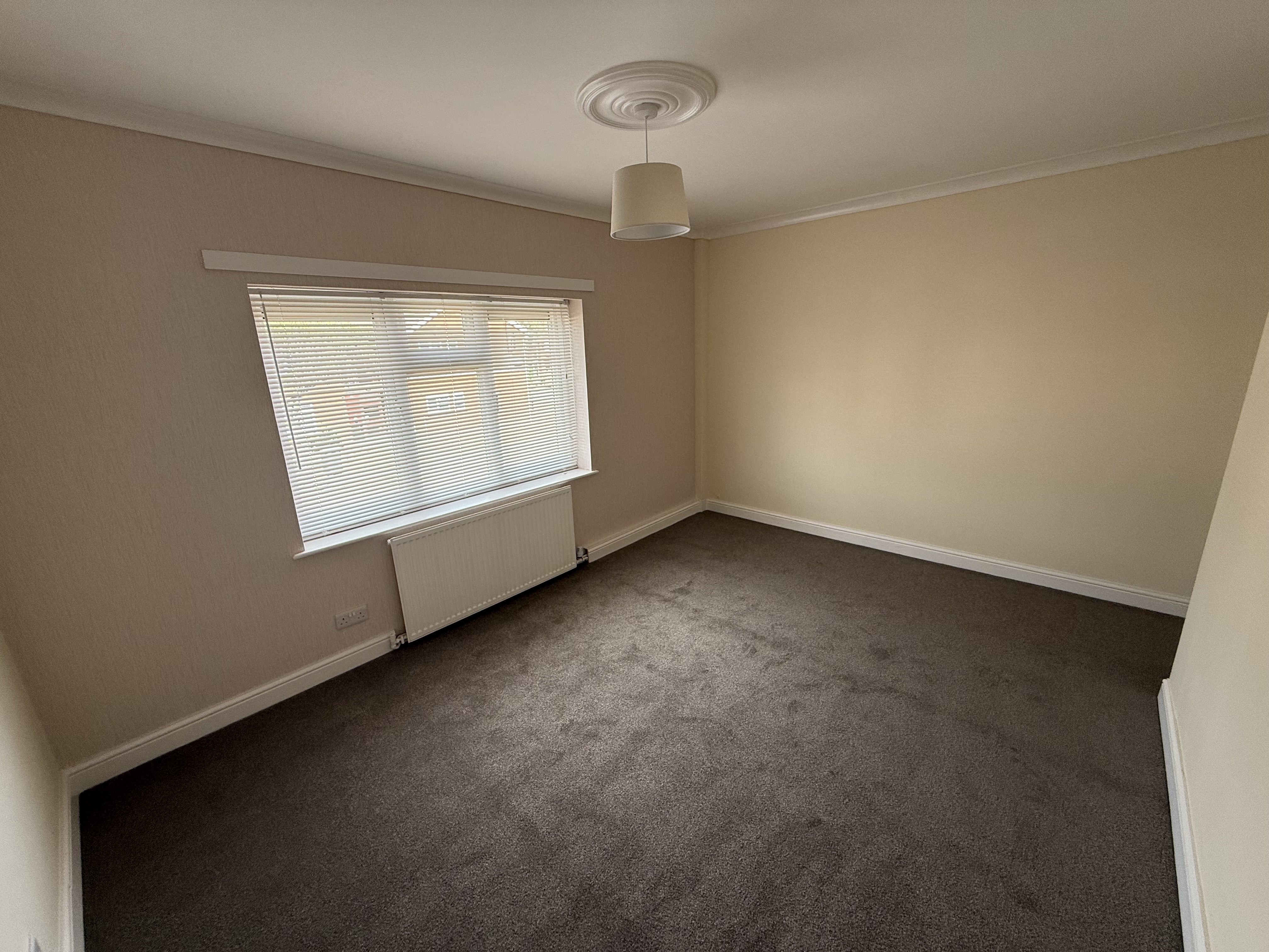 Flat Winster Road in Wolverhampton