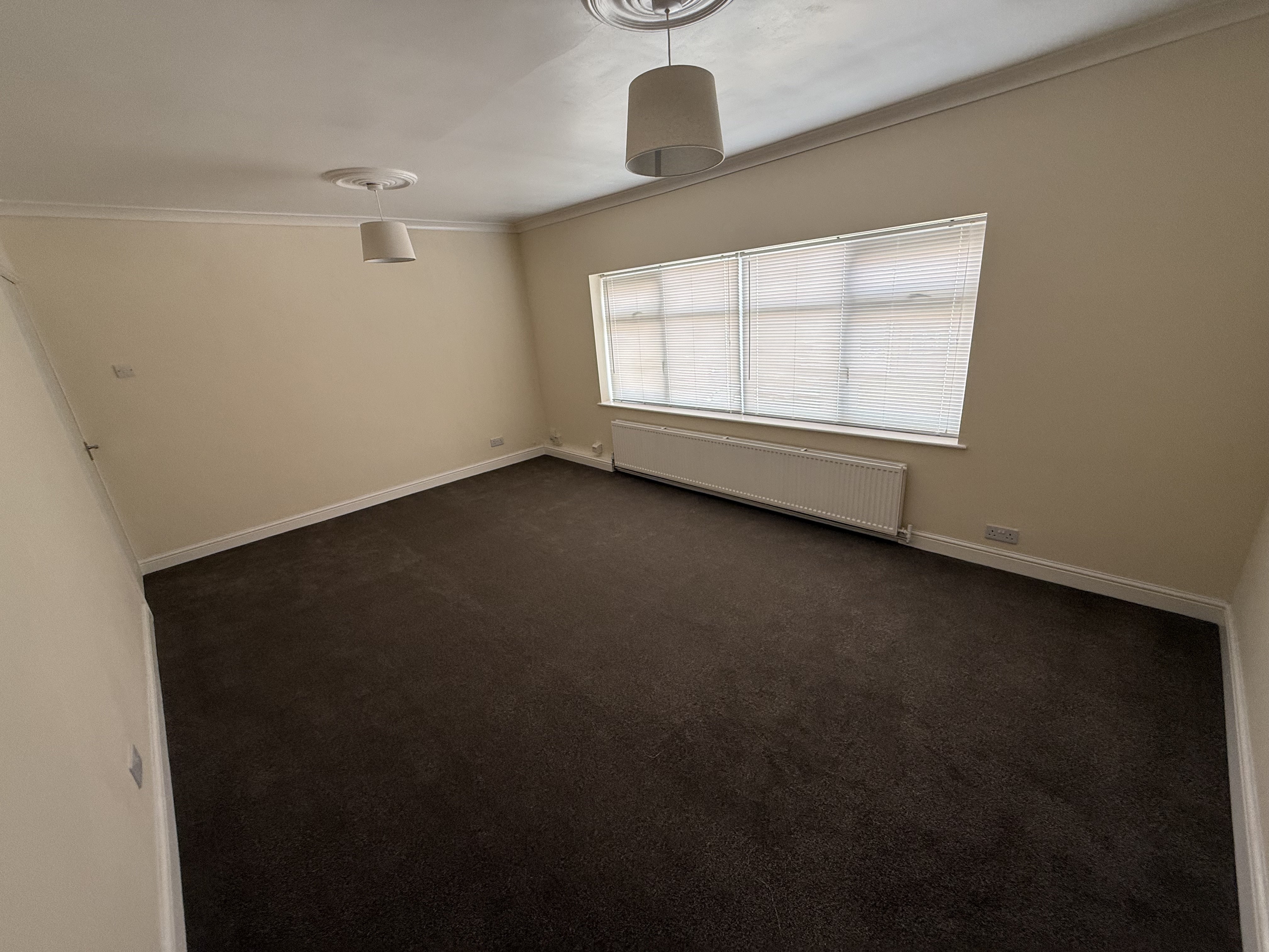 Flat Winster Road in Wolverhampton