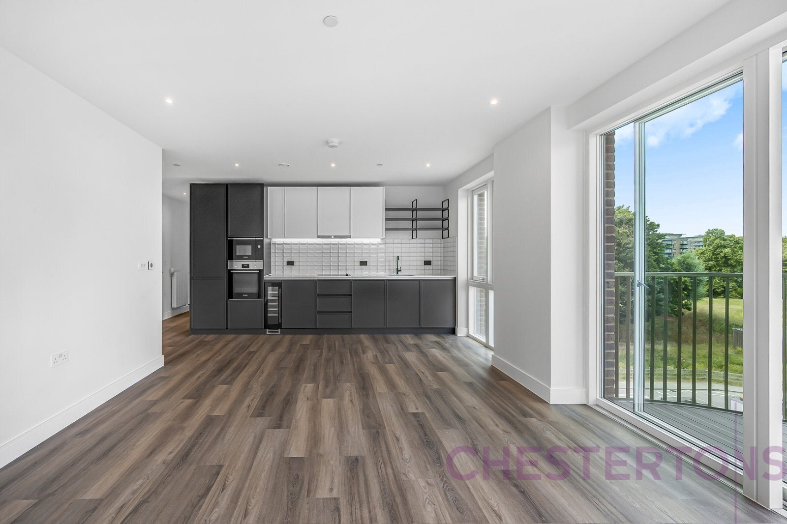 Flat Brooklands Park in Greater London